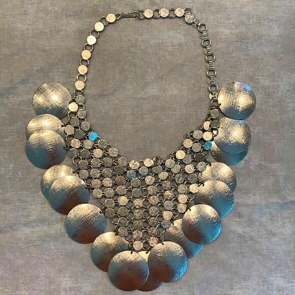 Statement 17 Silver circle pendants held by mesh necklace, Boho style - Picture 1 of 2